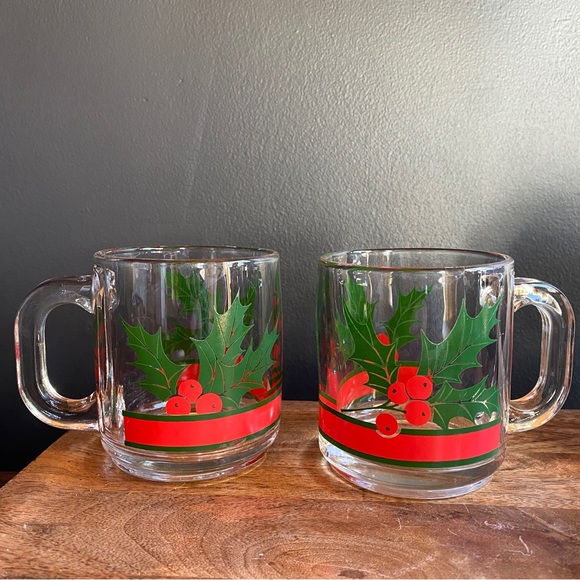 2 Vintage Christmas Mugs Red and Green Holly Berry - Picture 6 of 12